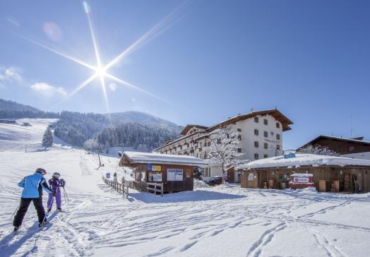 Skilift vor dem Landhotel Tirolerhof
