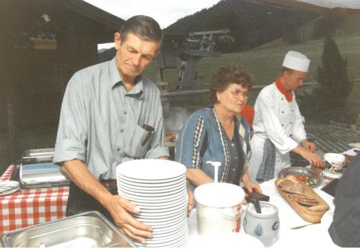 Lisi und Rudi, die Gründer des heutigen Landhotels Tirolerhof, in den frühen Jahren des Familienbetriebs