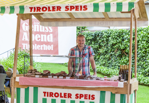 Im Sommer finden regelmäßig Genuss Abende statt - die Bauern der Region stellen sich vor!