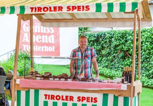 Im Sommer finden regelmäßig Genuss Abende statt - die Bauern der Region stellen sich vor!