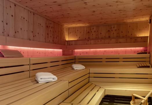 Biosauna aus Zirbenholz mit 55 °C - zum Wohlfühlen.