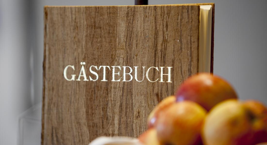 Gästebuch im Landhotel Tirolerhof in Oberau in der Wildschönau