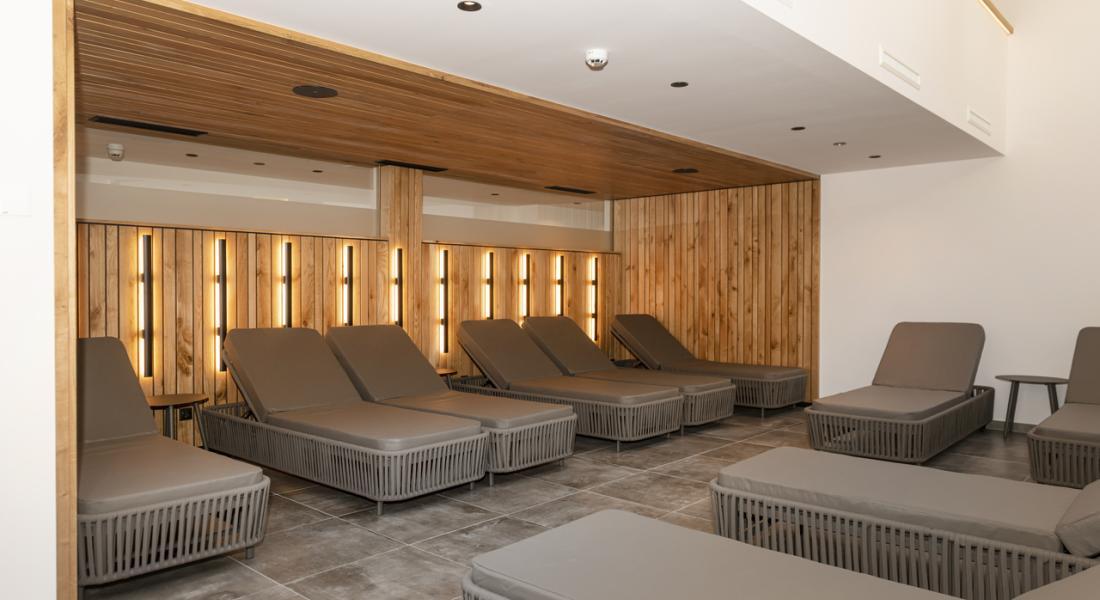 Gemütlicher Ruhebereich im Vitalbereich des Landhotel Tirolerhof in der Wildschönau in Tirol