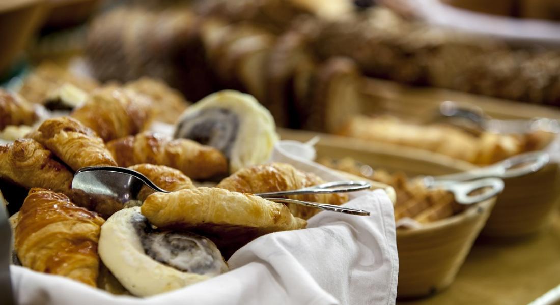 Frisches Gebäck am Frühstücksbuffet im Landhotel Tirolerhof in der Wildschönau in Tirol