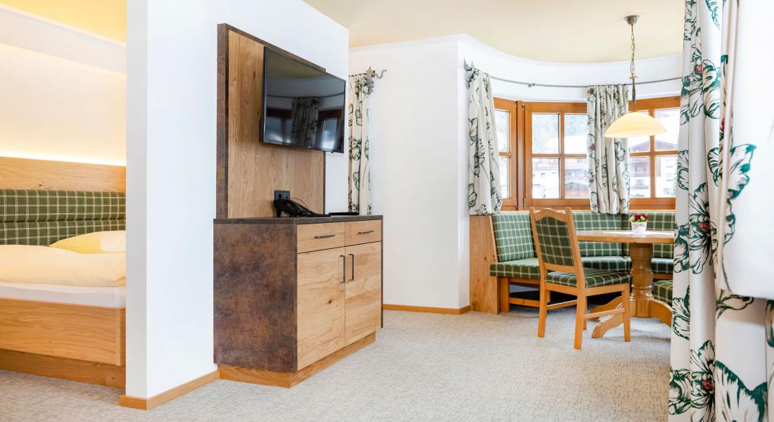 View of the Zauberwinkel apartment with a seating bay