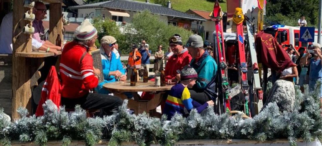 Festwagen mit Hüttengaudi